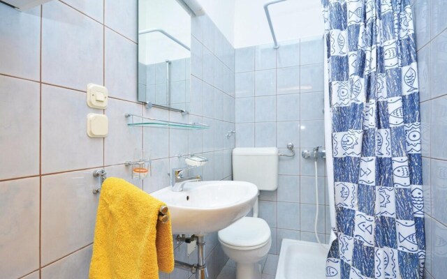 Beautiful Home in Lokva Rogoznica With Wifi and 4 Bedrooms