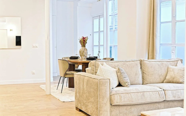 Superb Air-conditioned Flat Galeries Lafayette