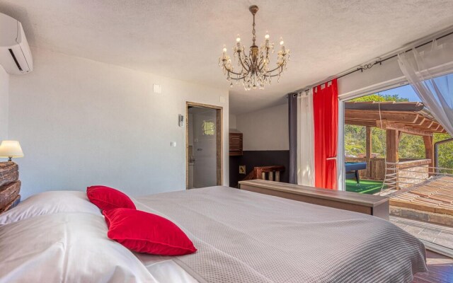 Beautiful Home in Dramalj With Wifi and 2 Bedrooms