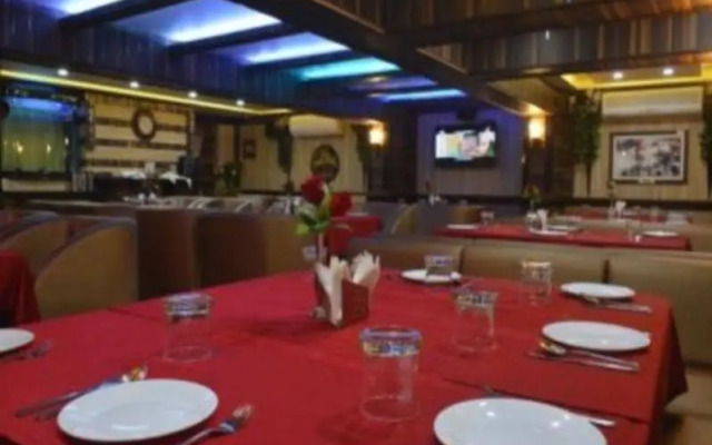 Hotel Benzy Palace