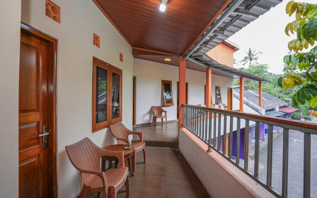 RedDoorz near Terminal Bus Tingkir Salatiga