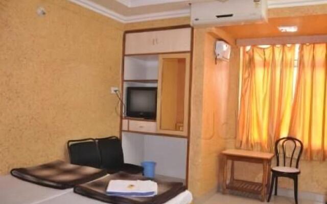 Hotel Rajdhani Plaza