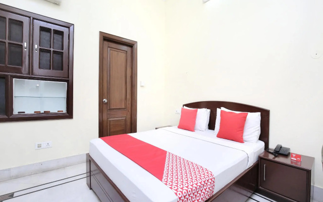 OYO 15347 Dhingra Residency