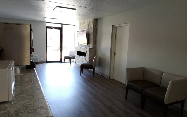Klopfenstein Inn and Suites