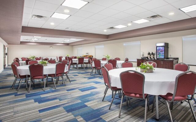 Holiday Inn Express & Suites Glasgow by IHG