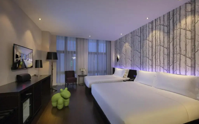 Orange Hotel Select