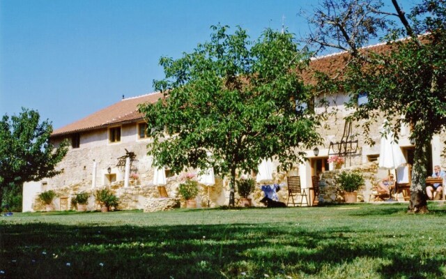 Holiday apartments at the courtyard of French château