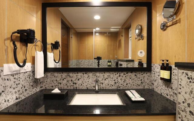 Peninsula Suites