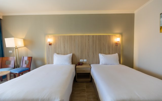 Seven Seas Jolie Bay