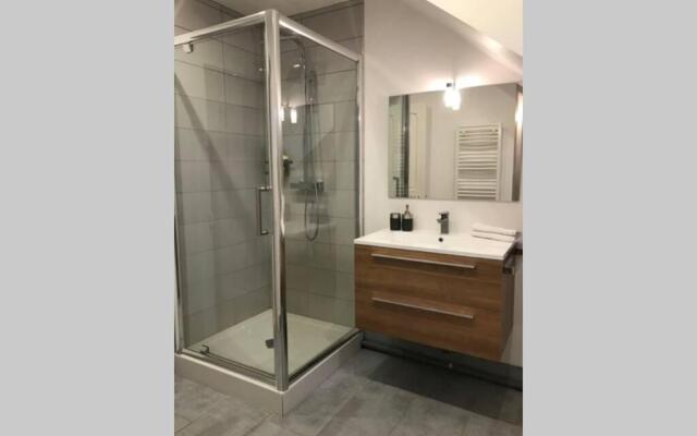 LE COTEAU - centre ville, jardin & parking!