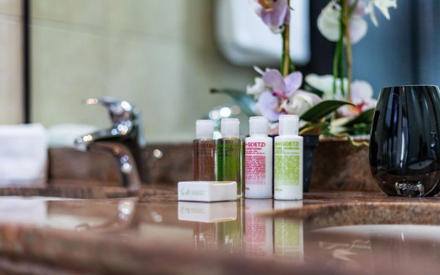 The Royal Oceanic by Vacation Bay