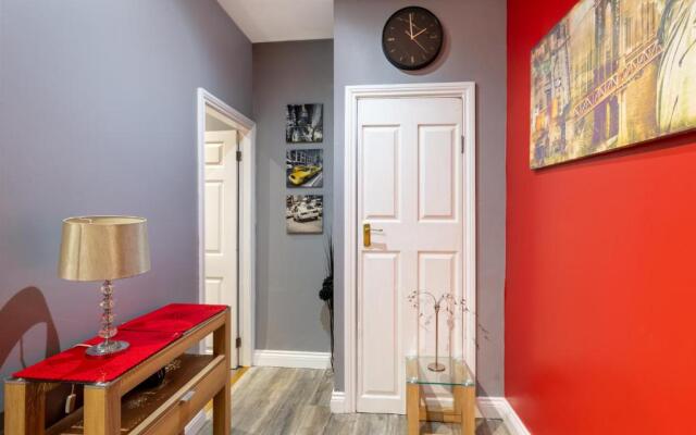 Stockton Town Centre Spacious Apartment free parking and wifi
