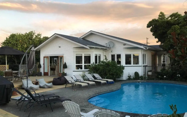 Beautiful Bungalow CBD