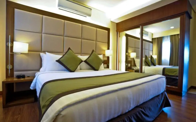 San Tomas Suites