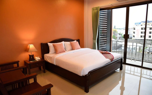 Sripet Hotel