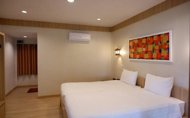 Uthai River Lake Resort