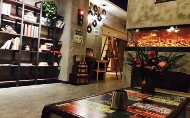 James Joyce Coffetel Xi'an Huaqingchi