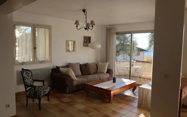 Appartement spacieux et chaleureux à Grasse