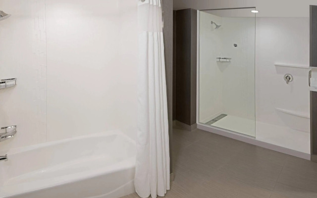 Courtyard by Marriott Burlington