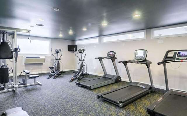 Rodeway Inn & Suites Williamsburg Central