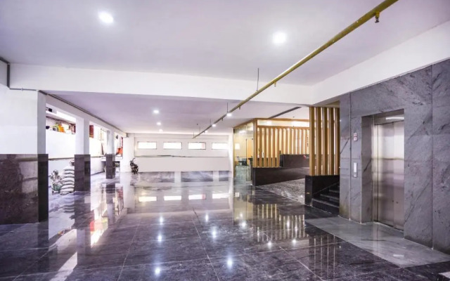 Super Oyo Townhouse 942 The Pallagio