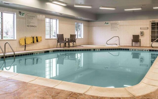 Comfort Inn & Suites
