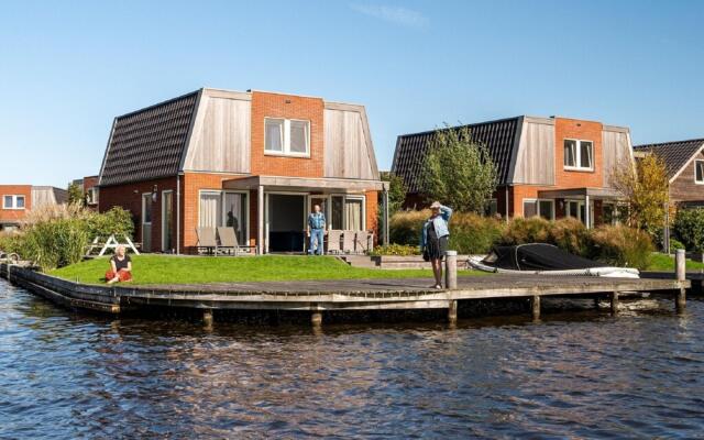 Holiday Home With Private Jetty on Water