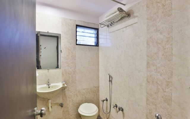 OYO Flagship 711 Hotel Crystal