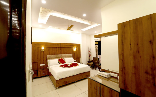 Hotel Roopa International