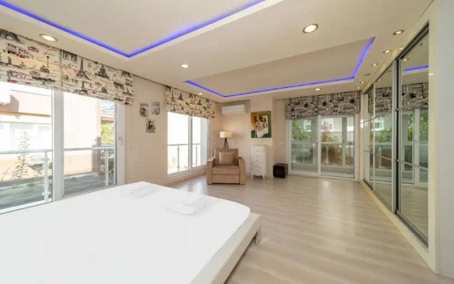 Stylish Duplex With Garden and Gazebo in Muratpasa