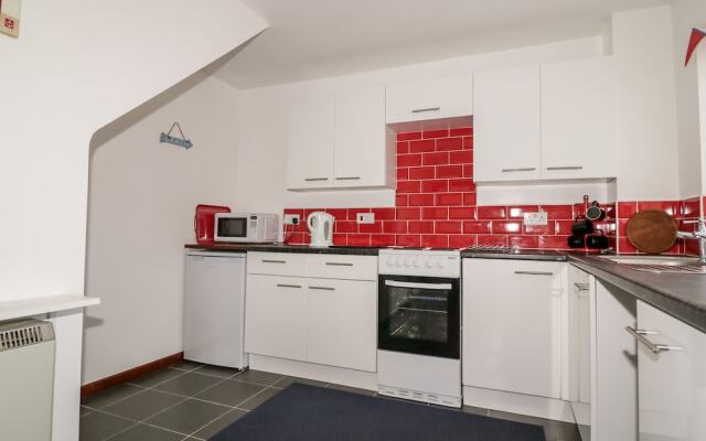 2 Waxham Court