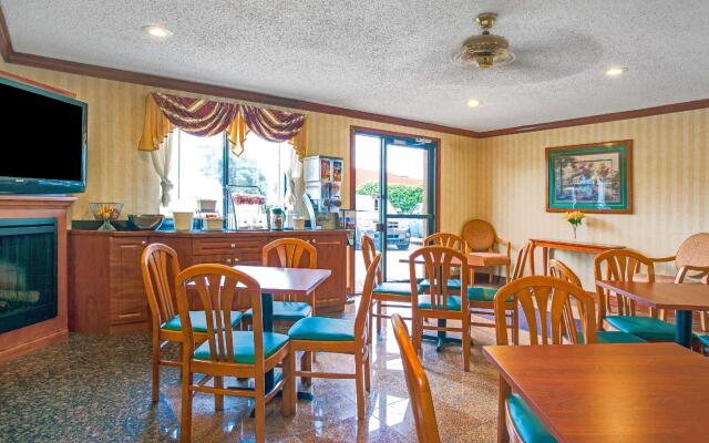 Super 8 By Wyndham Belleville