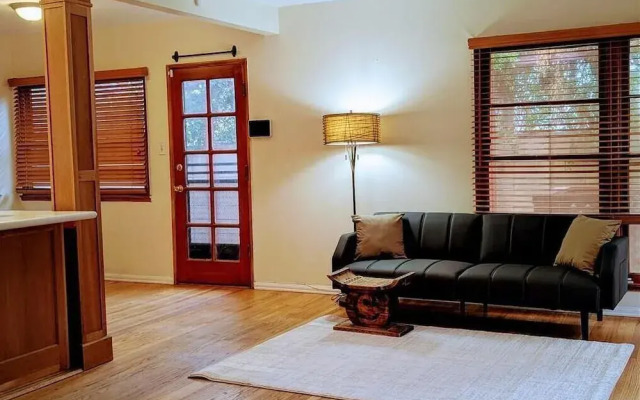 Convinient Location in Los Angeles
