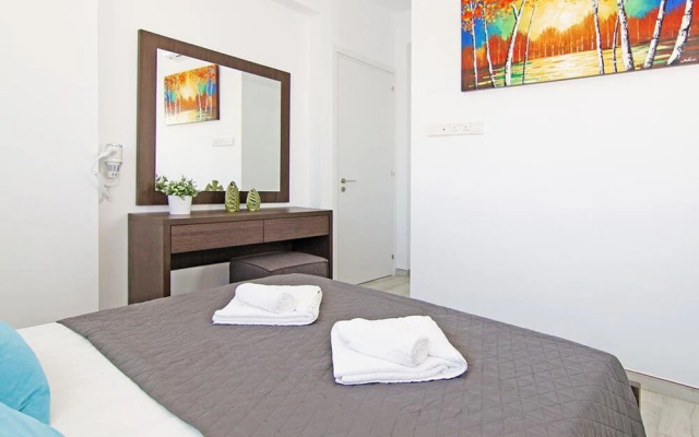 Caren Paralimni in Paralimni