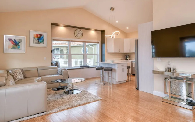 Dolphin Bay Apartment