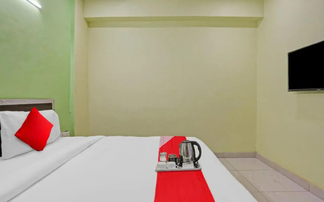 Oyo Flagship 700795 Pl Residency