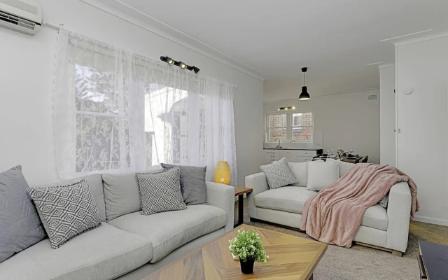 4 BR Apartment Short Walk to Bondi Beach