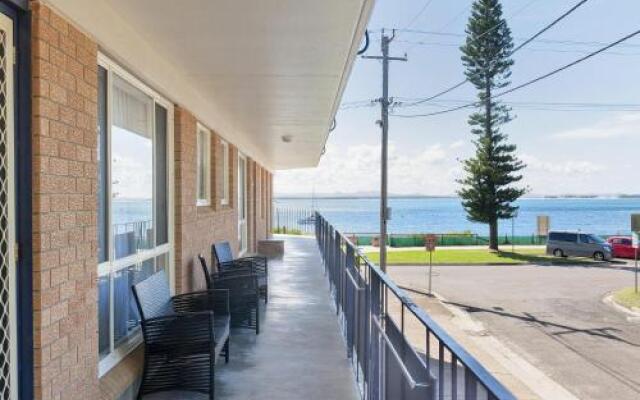 Shoal Towers, Unit 1/11 Shoal Bay Road