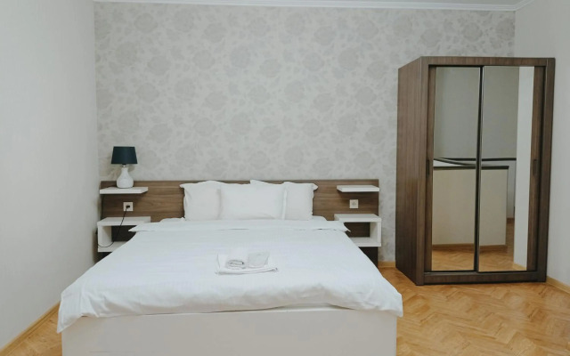 Hotel Four Brothers