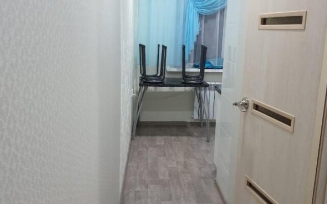 Apartment On Metallurgov 32