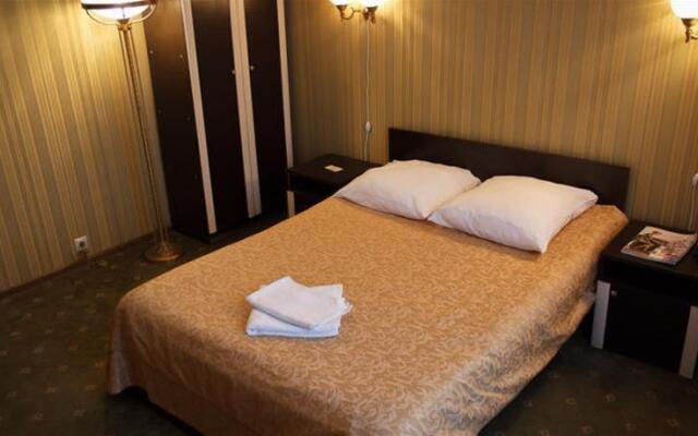 Holiday Hotel