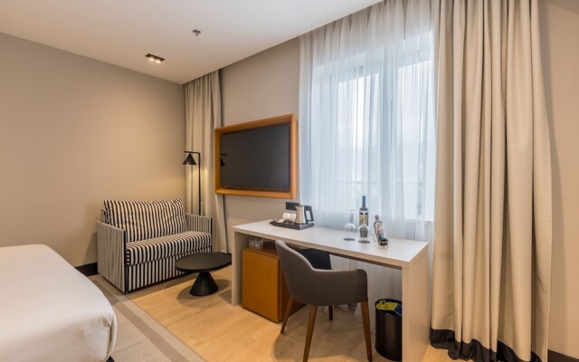 Cora Hotel
