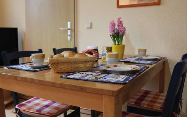 Peaceful Apartment in Kuhlungsborn with Garden
