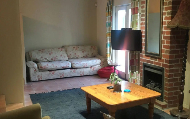 Mountain Manor Guest House & Executive Suites