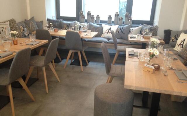 Stilvoll - Café · Bistro · Hotel