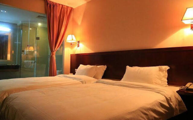 Gold Hotel