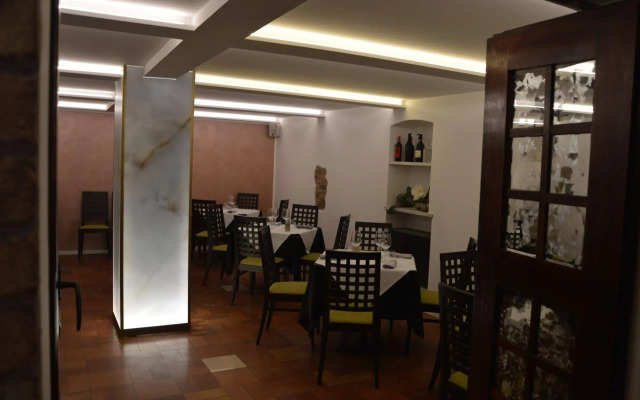 La Cantinella