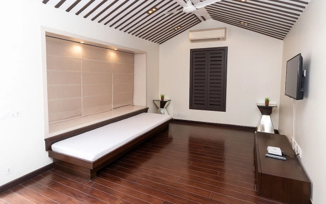 Elan Royale by Jadecaps