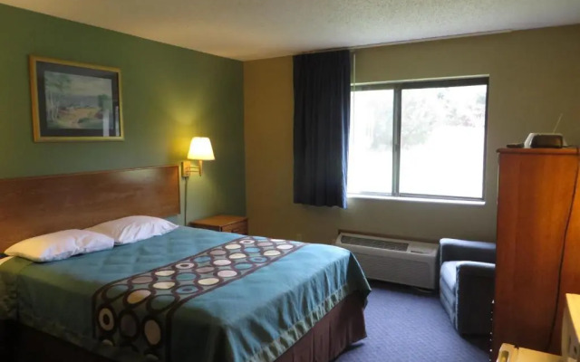 Super 8 by Wyndham Macomb