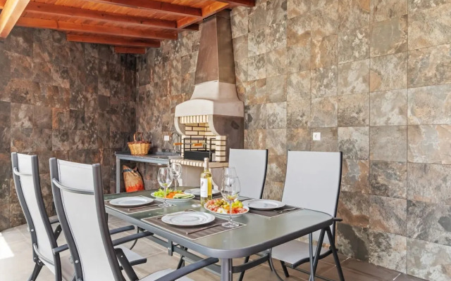 Villa Cam lia by Homie